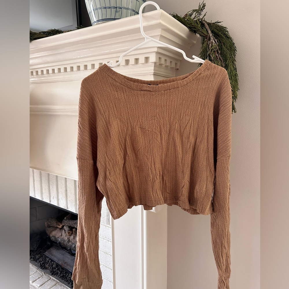 Brown long sleeve cropped shirt🤎